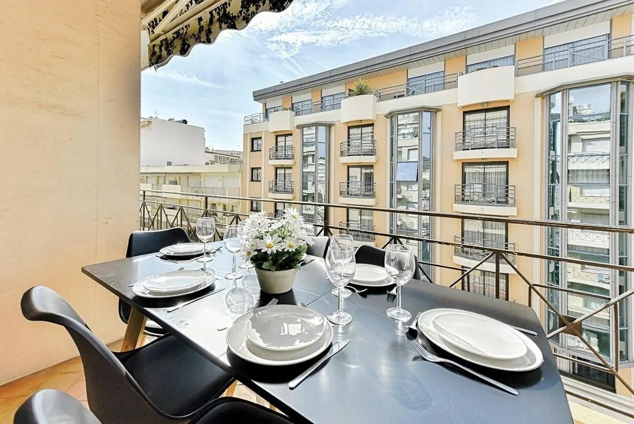 Le Maubourg - Cannes Terrasse Near Beaches דירה